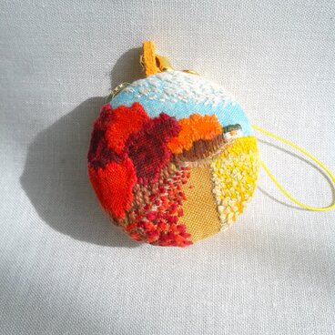 小路マカロン　うろこ雲と落ち葉