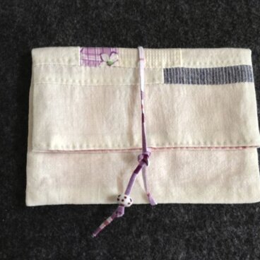 通帳ケース　ムラサキ