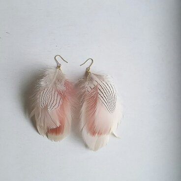 Feather　PinkBeige ピアス・イヤリング