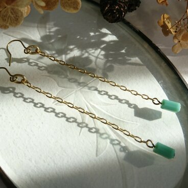 ゆらゆらチェーンピアス＊エメラルドグリーン