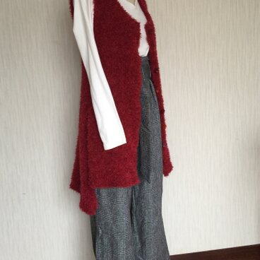 アルパカ混のふわふわロングベスト