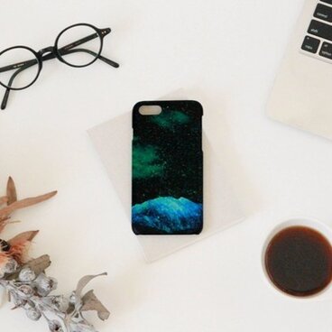 星空と、緑の山のスマホケース｜受注制作