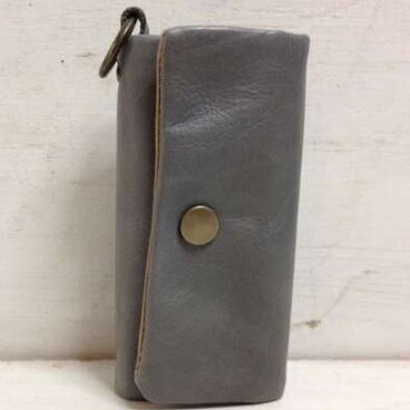 子牛革パフパフキーケース