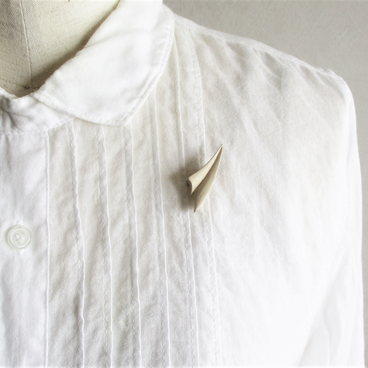 木製のシンプルブローチ curved surface series No.1 (br015)