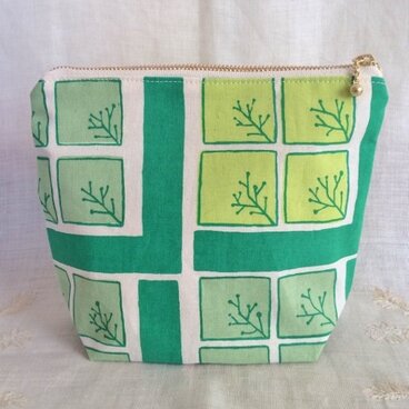 ハンドプリント　マチ付きポーチ(ある日のこと)　Ｓサイズ