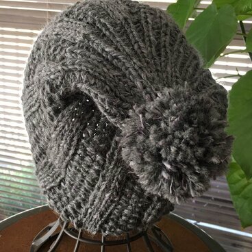 グレイのあったかキャップ