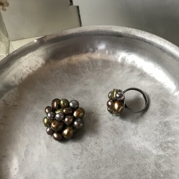 ごつごつブローチ　淡水パール（ブロンズ）