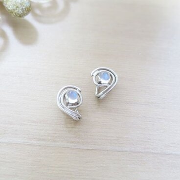 シェル イヤープット ロイヤルブルームーンストーン Shell EP0010-S