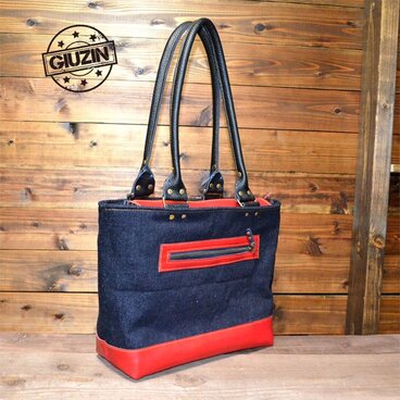 真紅のヌメ革レザーと　岡山セルビッチ　インディゴ　スーパーオンスデニム　トートバッグＭサイズ