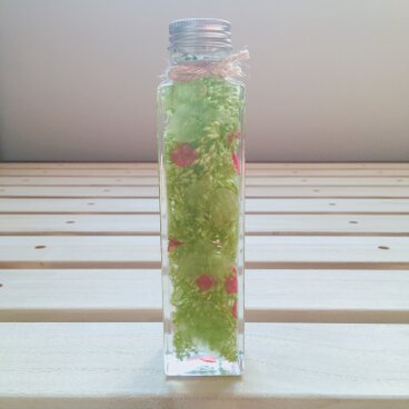 【ハーバリウム】プレゼント、インテリアにご利用ください♪【グリーン・赤フラワー】
