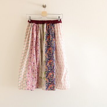 リバティパッチワークの大人色スカート　ラプセニのスカート