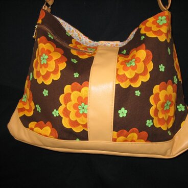 帆布☆イエローフラワーのショルダーバック