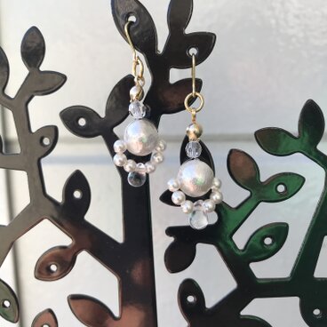 スワロフスキーとコットンパールのピアス