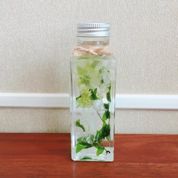 【ハーバリウム】プレゼント、インテリアにご利用ください♪【小瓶・グリーン基調】