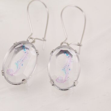 標本 ピアス オーバル 〈ブルーのたつのおとしご〉