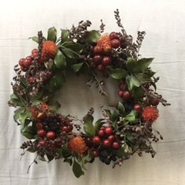 魔除けに効く馬酔木のリース