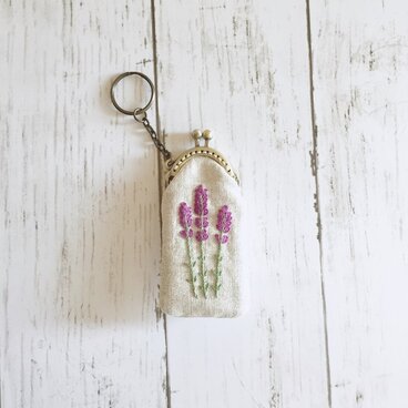 ラベンダーの刺繍のがま口リップ・印鑑ケース　受注制作