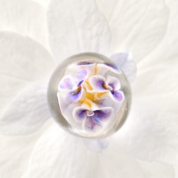 花まり ネックレス 紫　小花　ボタニカル　ガラス