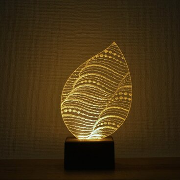 Leaf 【ろうそく色】　～シルクオーガンジーとアクリルのライト～