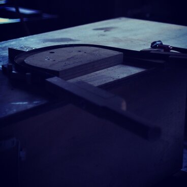 Double-bow Windsor chair