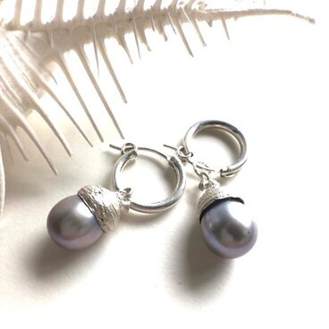 【受注生産】真珠のドングリのピアス（SV925、淡水パール）