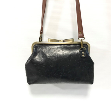 リボンのがま口ショルダーバッグ