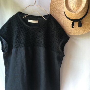 リネン×プルメリア刺繍レース　バイカラーフレンチスリーブ　ブラウス　ブラック