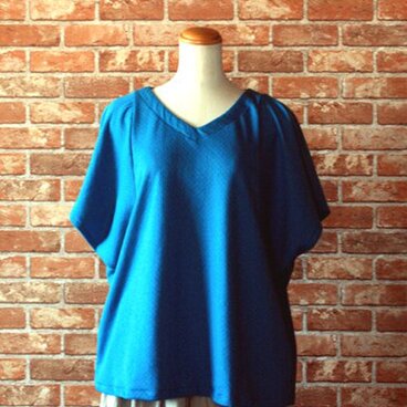 ドルマンスリーブカットソー　Ｖネック