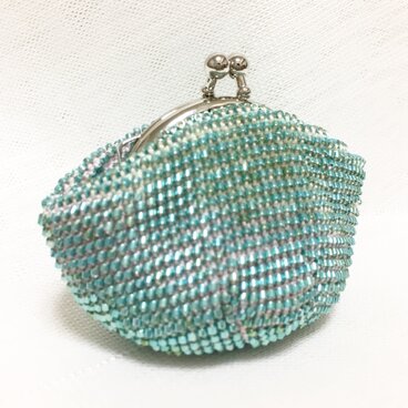 エメラルドグリーンのミニがま口