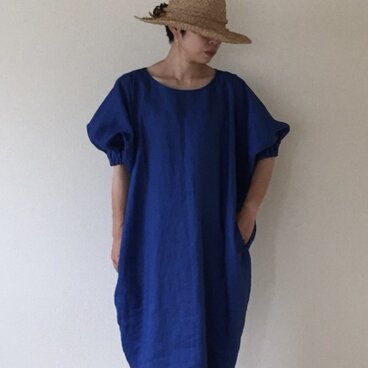 ブルーリネン丸首コクーンワンピース