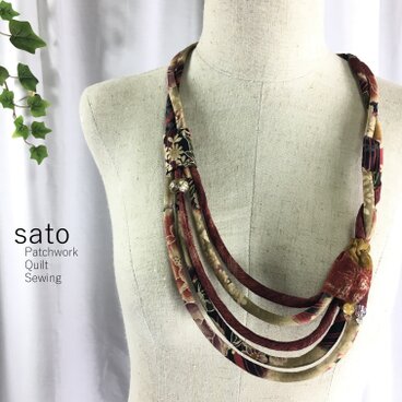 着物和柄ネックレス　茶