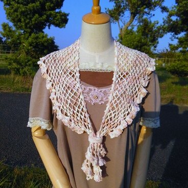 【M様ご予約品】ネット編みのミニショール