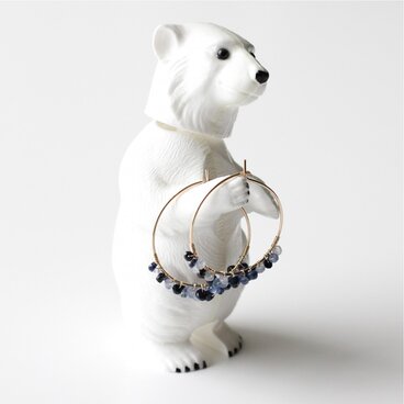 ブルーサファイアのグラデーションフープピアス