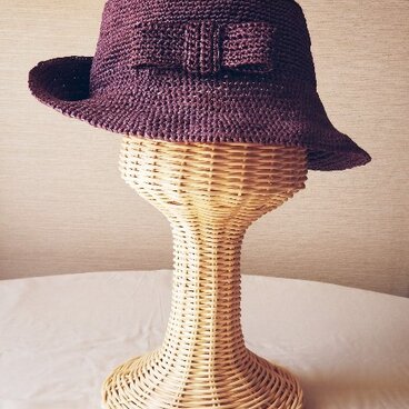 リボンが可愛い　貴婦人のような夏の帽子