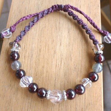 ☆A様オーダー品　ガーネットとブラウンルチルのマクラメブレス