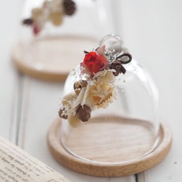 【トロッケンクランツ】プチガーランド付きガラスドーム　アンティークレッドローズ