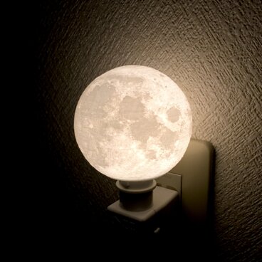 月　コンセントライト