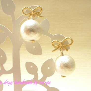 コットンパールのリボンピアス