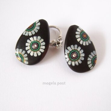 【14kgf】precious flower♡エボニーウッドの耳飾り green×purple