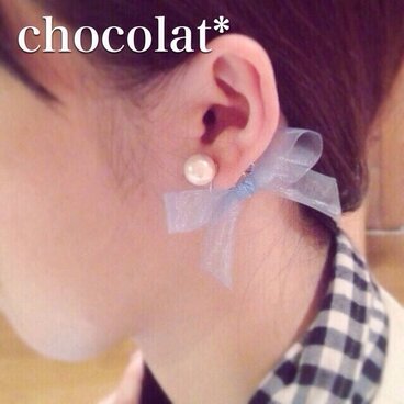ホワイトパール×リボンキャッチピアス