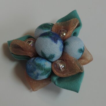 布製軽いブローチ　和洋両用（オーダー可）