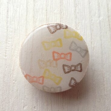 wood design brooch：ribbon BR