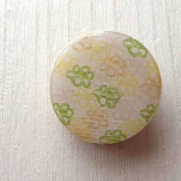 wood design brooch：flower