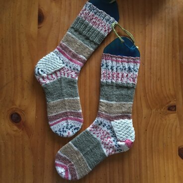 秋色な手編み靴下さん