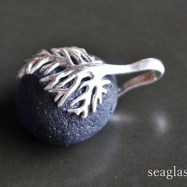 シークレットシーグラスのペンダントトップ