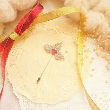 【受注制作】柊のピンブローチ❄ホワイトシルバー