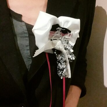 コサージュ　-ハートの胡蝶蘭-