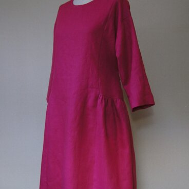 サイドギャザーワンピース（フクシャレッド色）／高品質リネン