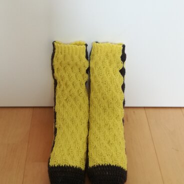 ボーダーのルームソックス(レモン×焦げ茶)