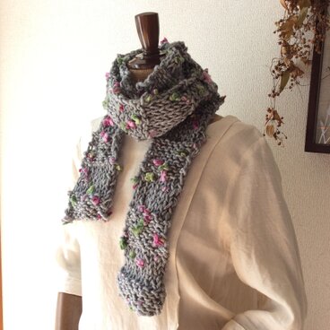 お花のマフラー　＃グレーxピンク